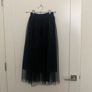 Black midi skirt